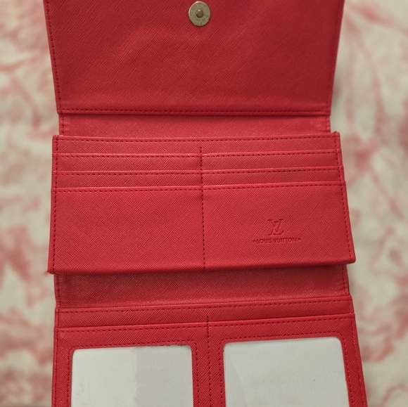 Red Women's Wallet - Picture 6 of 8